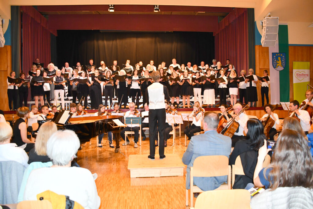 Das Vokalensemble Kindberg gemeinsam mit dem Vokalensemble Mitterdorf beim Konzert "Dark & Bright" im Vokalensemble Kindberg